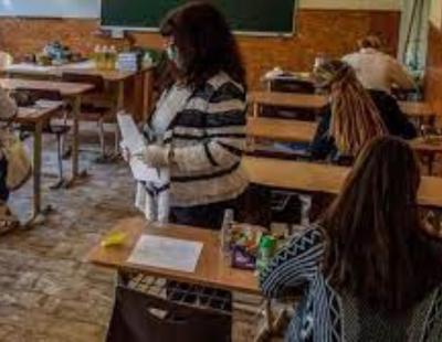 المجر: تحذر من أثار " التعليم الوردي" على المساواة بين الجنسيين