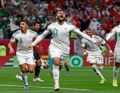 منتخب الجزائر يتغلب على المغرب ويتأهل لنصف نهائي كأس العرب 
