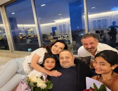  أمل عرفة تشارك متابعيها عبر الإنستغرام بصورة عائلية مع جورج وسوف 