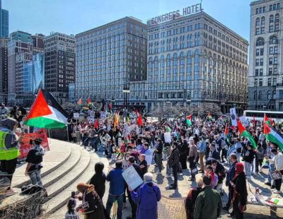 تظاهرة بمدينة شيكاغو الاميركية تضامنا مع الشعب الفلسطيني ضد اقتحام الاقصى