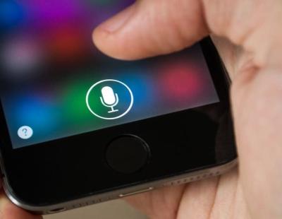 Siri والتطبيقات الصوتية المساعدة تسجل أسرارك 