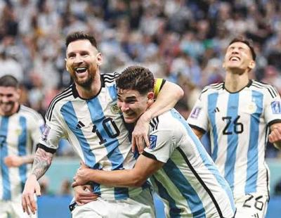 منتخب الأرجنتين يتأهل لنهائي المونديال بعد إكتساح كرواتيا بثلاثية 