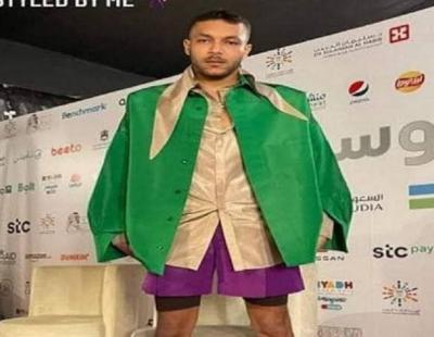 بسبب ملابسه ..ويجز يثير سخرية جمهوره فى حفل السعودية