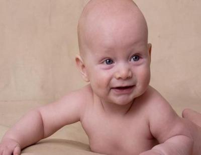 ما هي علامات الطفل السليم حديث الولادة؟ اكتشف العلامات الإيجابية لصحة مولودك