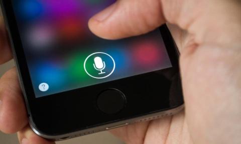 Siri والتطبيقات الصوتية المساعدة تسجل أسرارك 