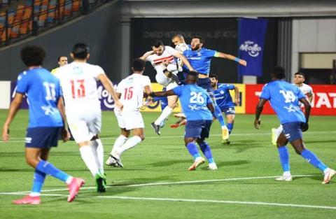 الزمالك يؤمن صدارة الدوري بالفوز بثنائية على سموحة