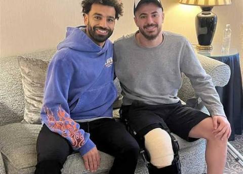 تفاصيل زيارة محمد صلاح للونش فى إنجلترا بعدإجرائه جراحة الركبه