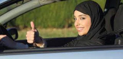 النساء يساهمن بزيادة نسبة 5% بسوق السيارات السعودي