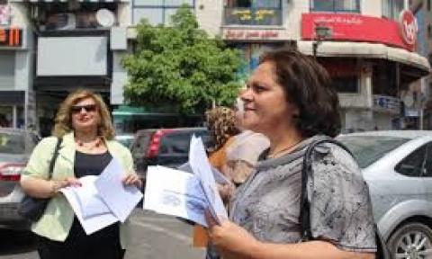 الناشطة ختام السعافين تتنفس الحرية بعد 19 شهرا 